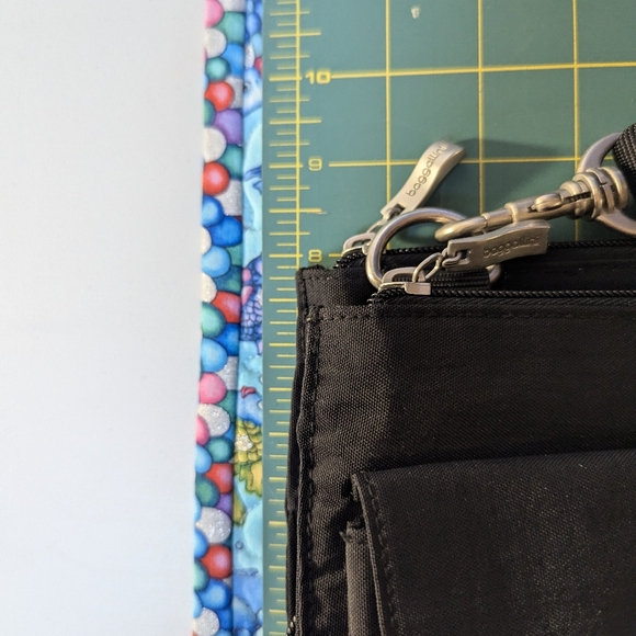 Baggallini Black Crossbody Bag - Picture 6 of 8